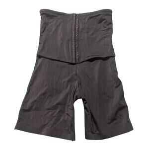Daisy Fuentes Shape Wear Shorts XL in good condition Black Shaper Waist Cinch